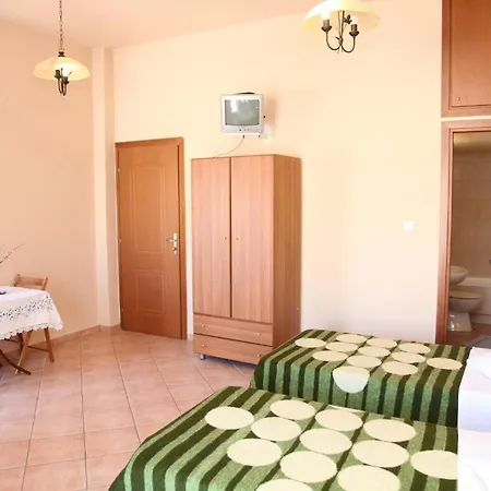 Mavrikakis Aparthotel